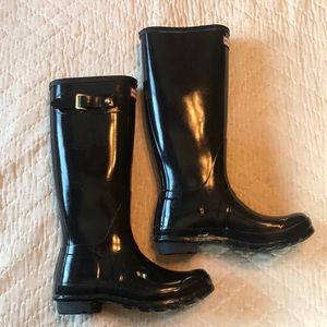 Glossy black Hunter rain boots